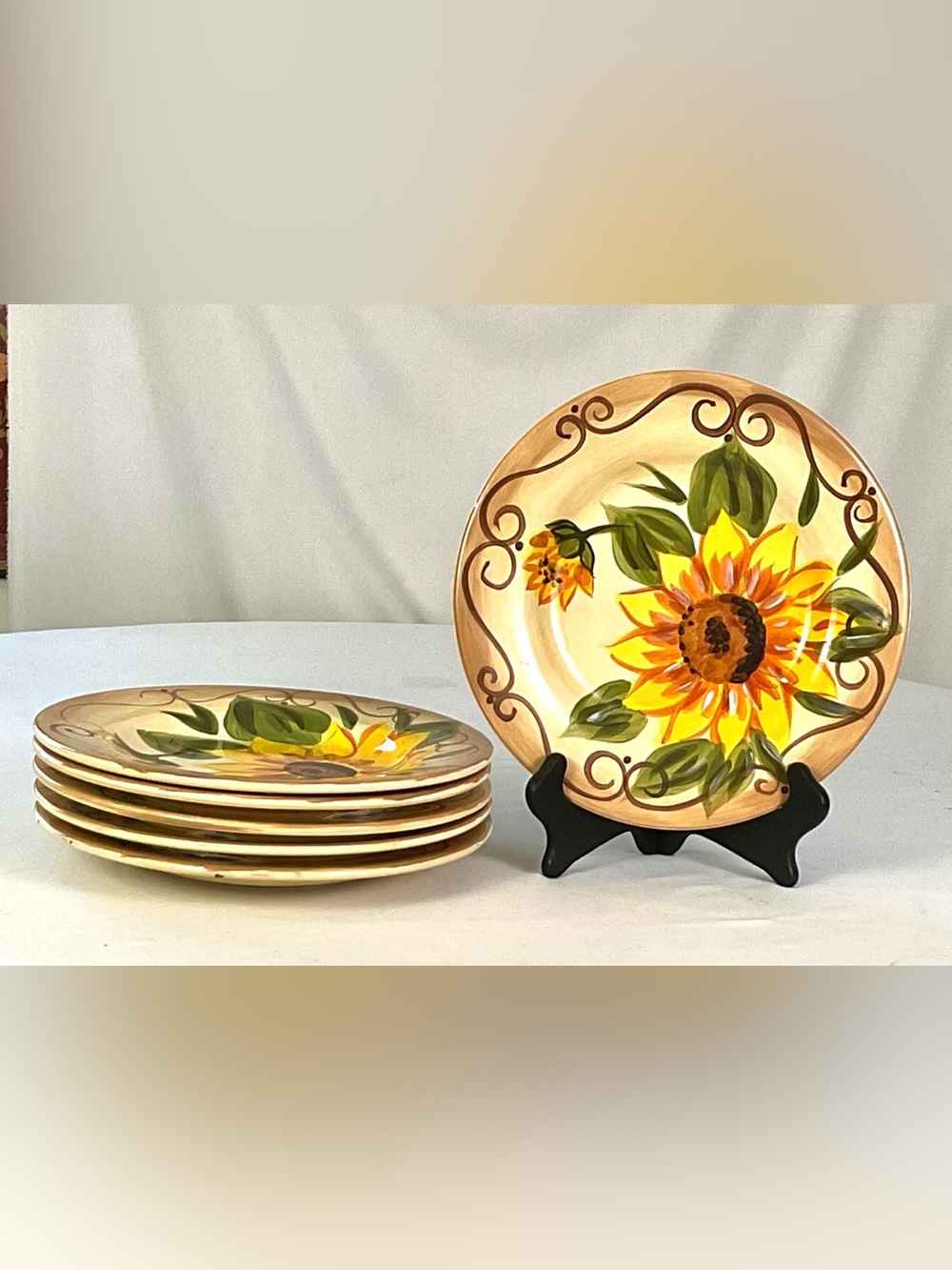 Hand-Painted Sunflower Ceramic Plate - Yellow Floral Dinnerware